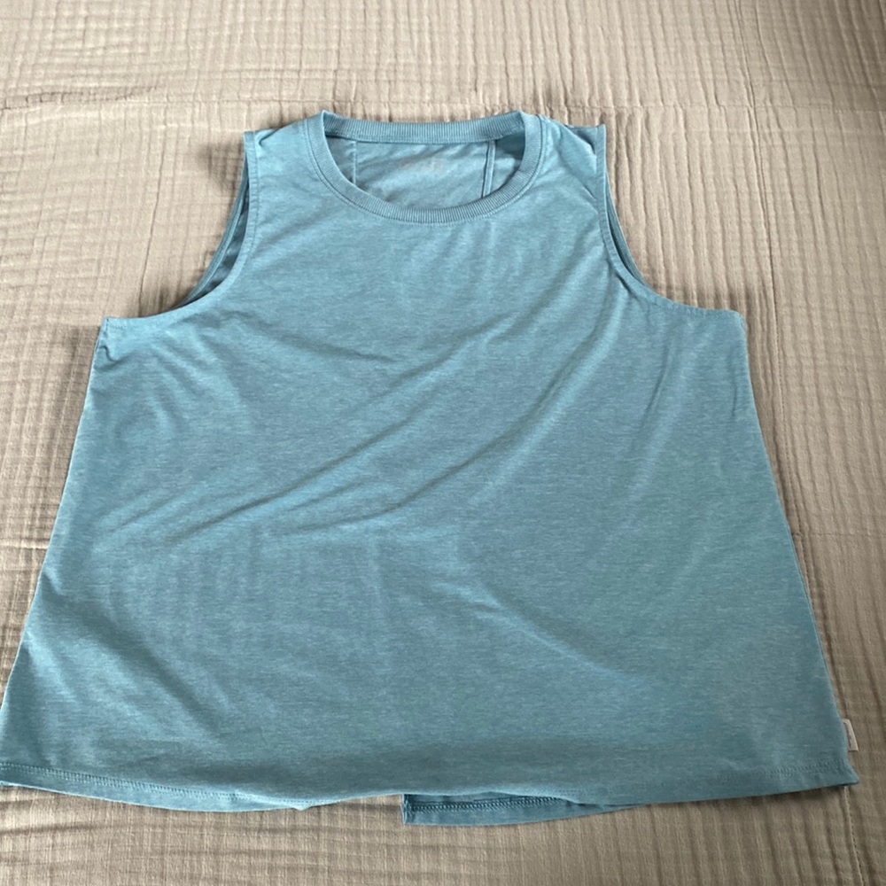 NWOT - Eddie Bauer wicking top
